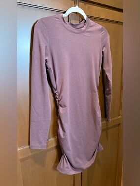 Vuori long sleeve ruched side dress from my personal closet 🤎